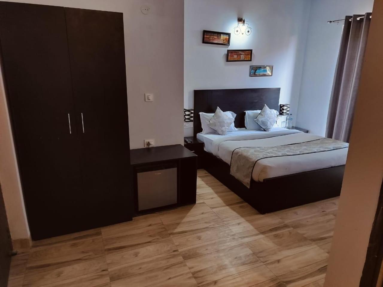 Pearl Suites At Omex Entrenity Vrindāvan Zewnętrze zdjęcie