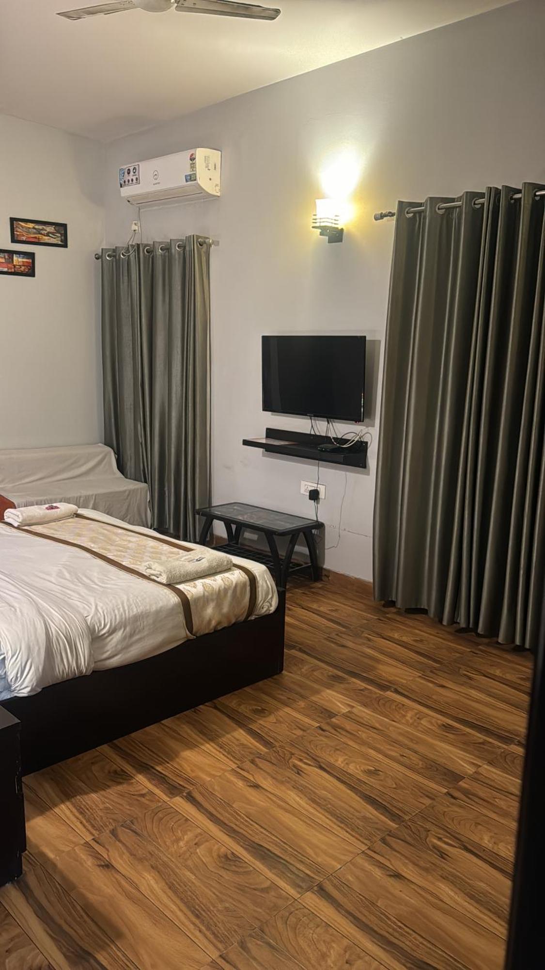 Pearl Suites At Omex Entrenity Vrindāvan Zewnętrze zdjęcie