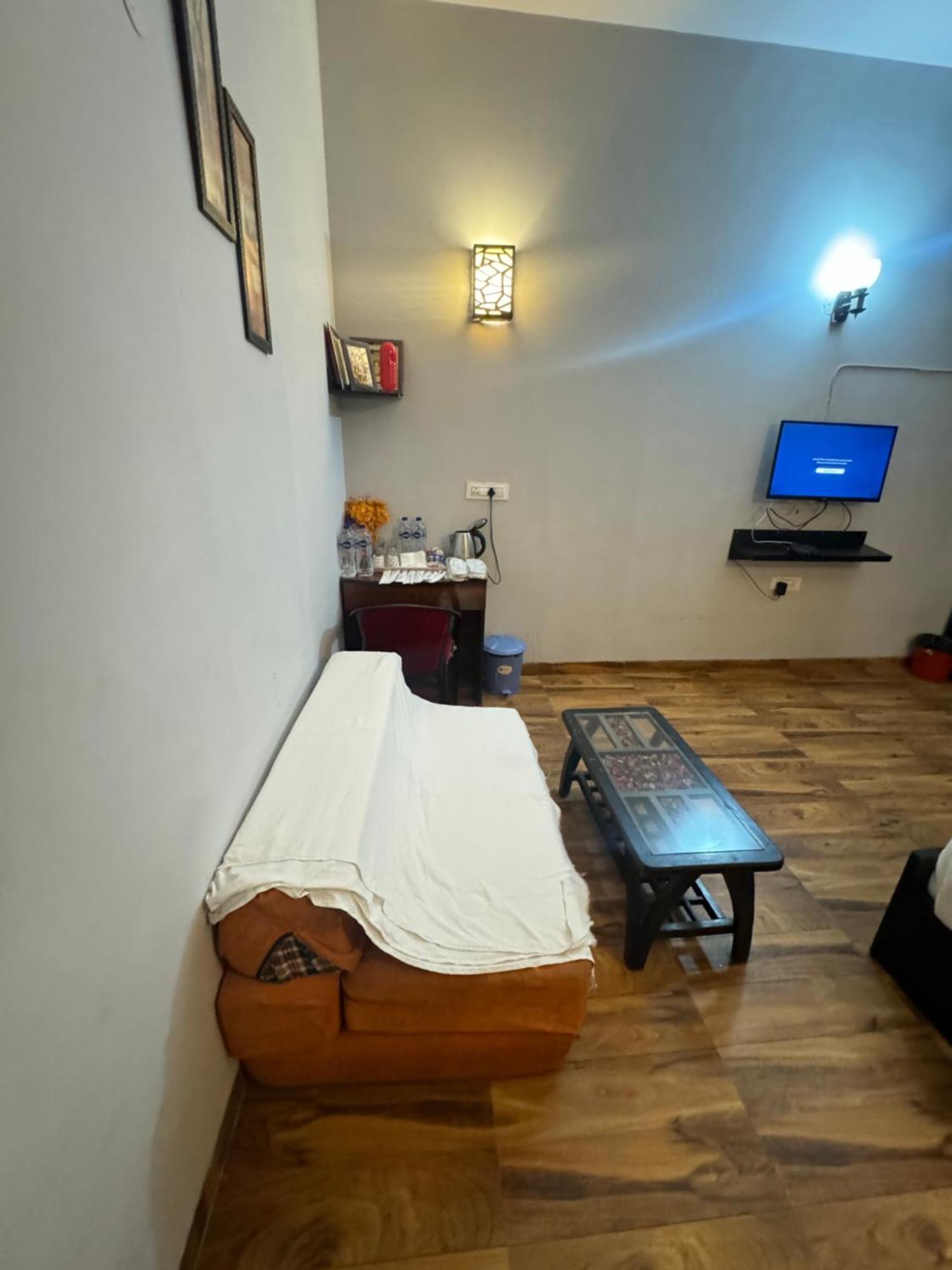 Pearl Suites At Omex Entrenity Vrindāvan Zewnętrze zdjęcie