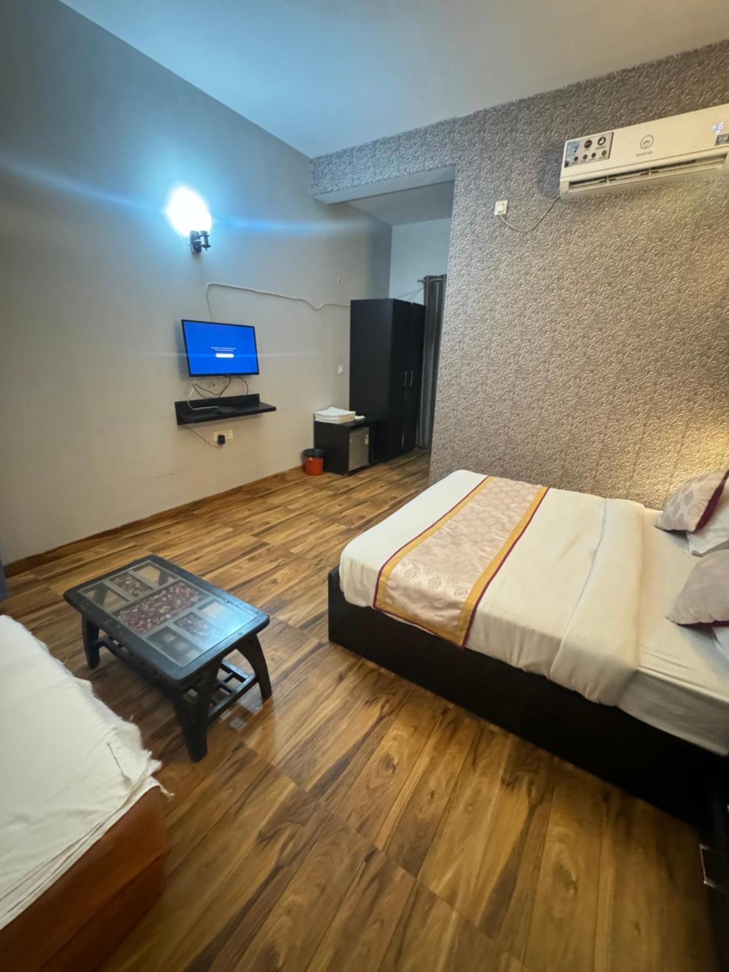 Pearl Suites At Omex Entrenity Vrindāvan Zewnętrze zdjęcie